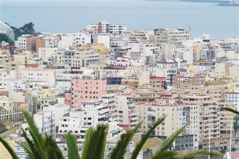 chicas en ceuta|Cinco de los ocho pisos